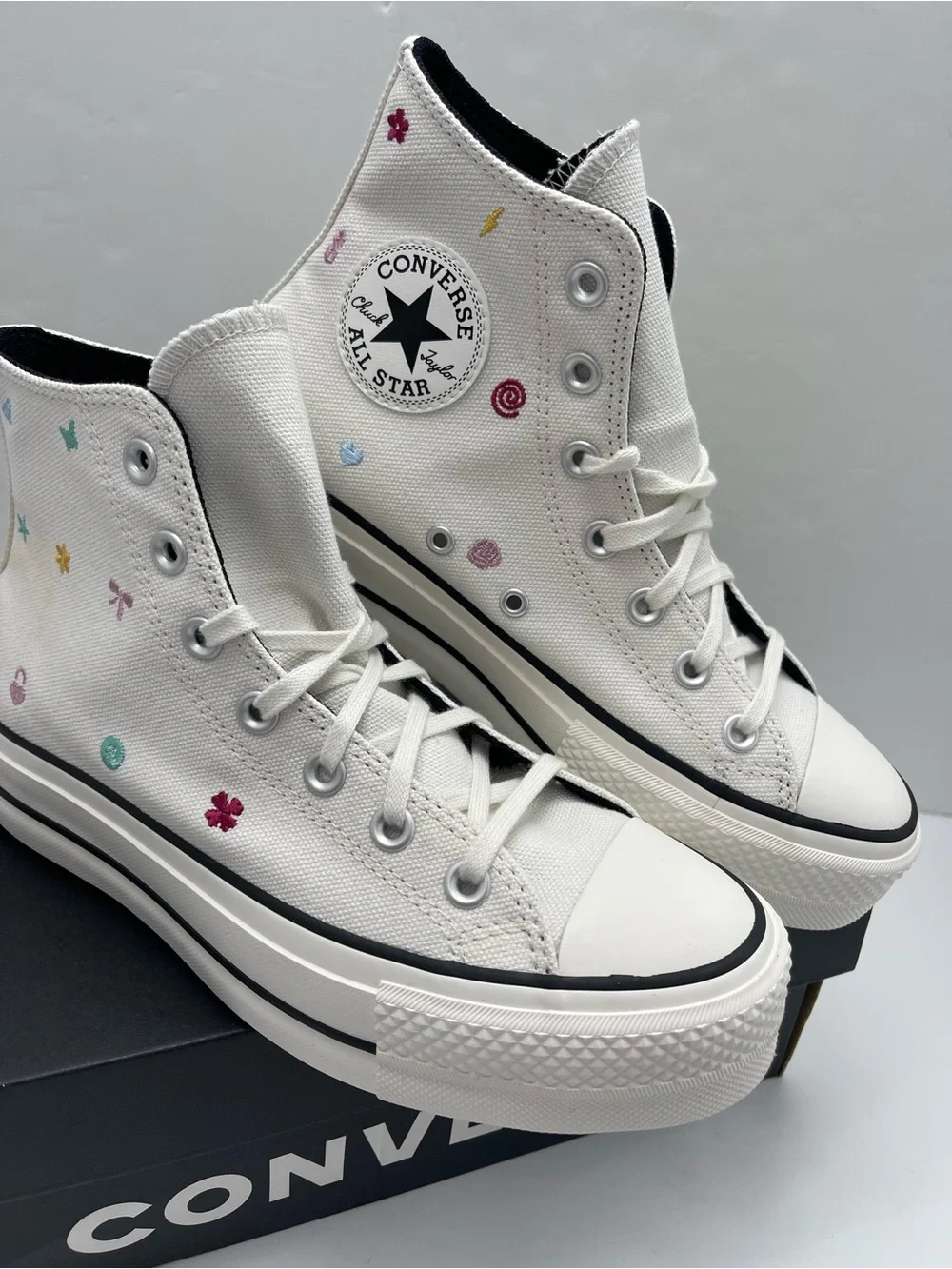 Converse CTAS LIFT HI VINTAGE WHITE/VINTAGE WHITE Platform High Top Embroidery